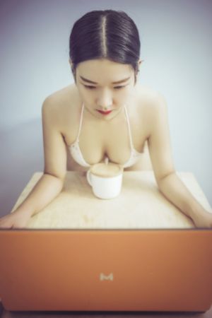 双性皇帝和双根大臣h_4K手机免费观看完整