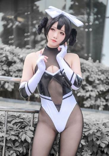 年轻女教师4三级_HD在线播放